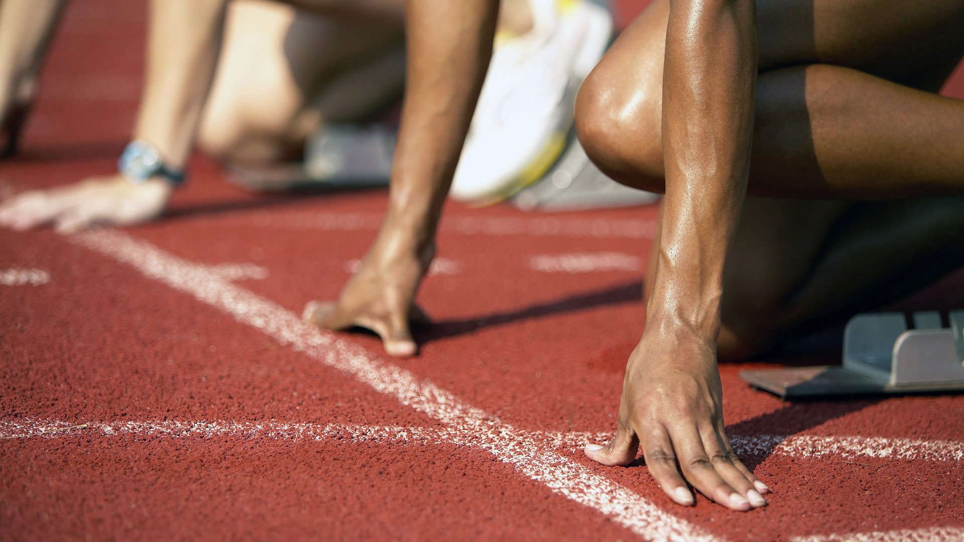 “中国女足备战2024巴黎奥运会，目标再创佳绩”，2021年奥运会中国女足和巴西